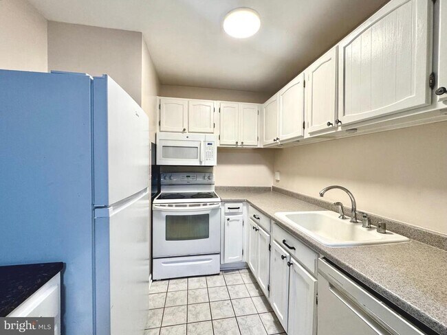 Building Photo - 18237 Swiss Cir