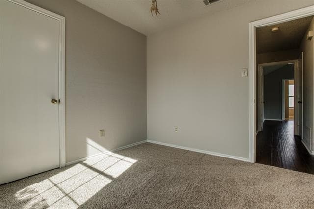 Building Photo - 1305 Chicota Dr