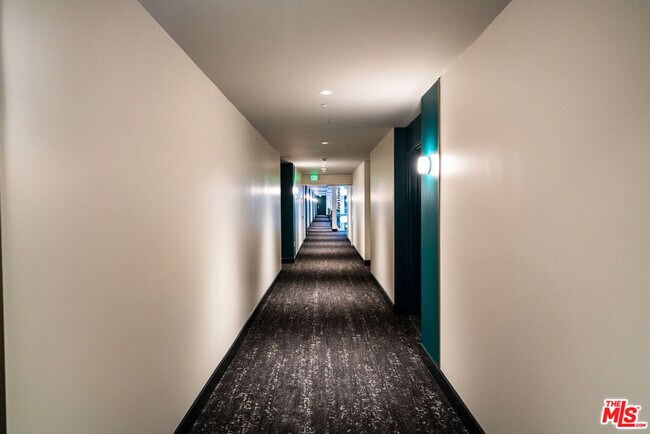 Building Photo - Perla