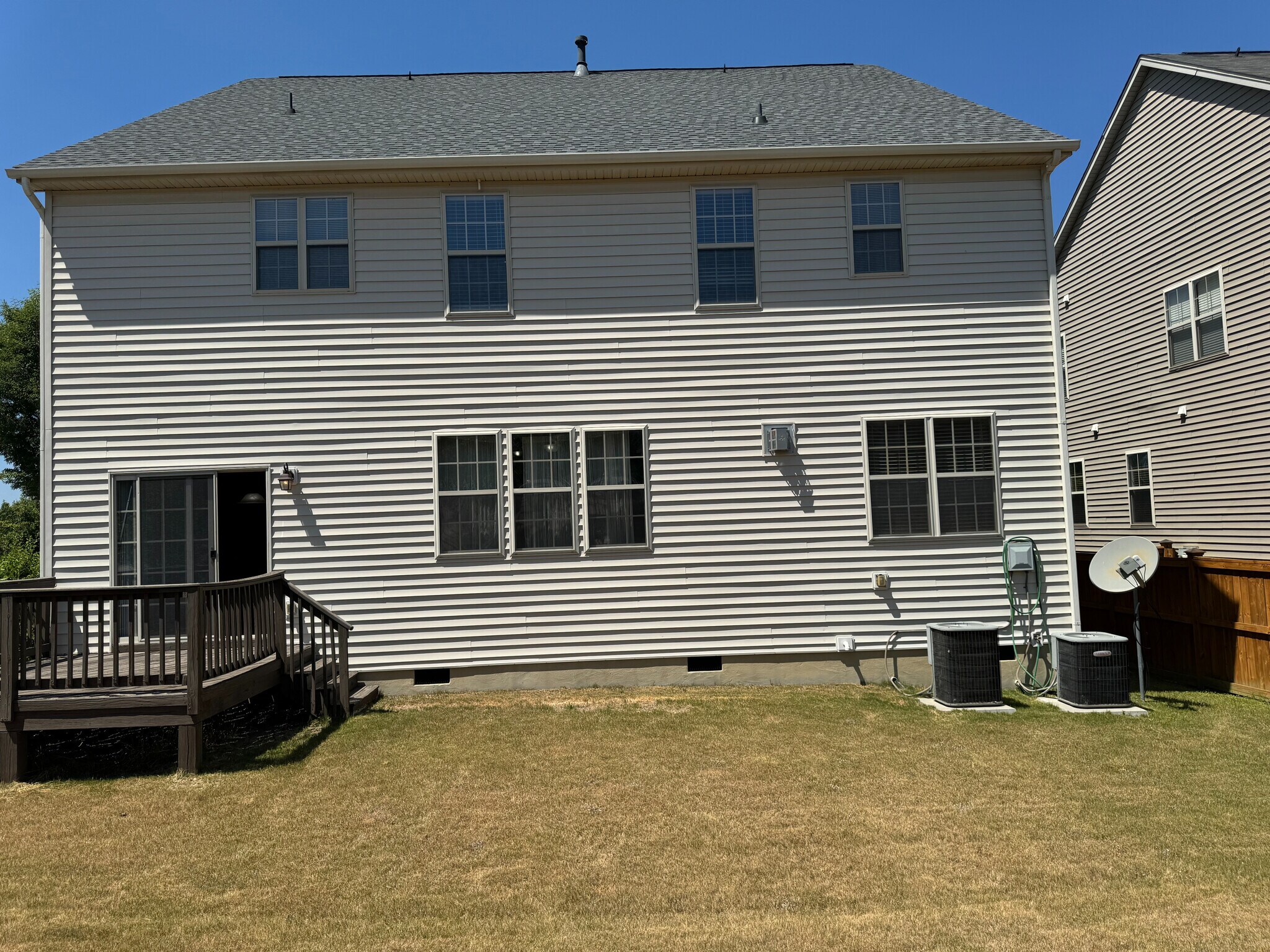 Building Photo - Room in House on Kinsley Pl