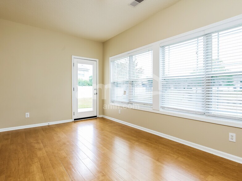 Building Photo - 7 Wyndham Dr