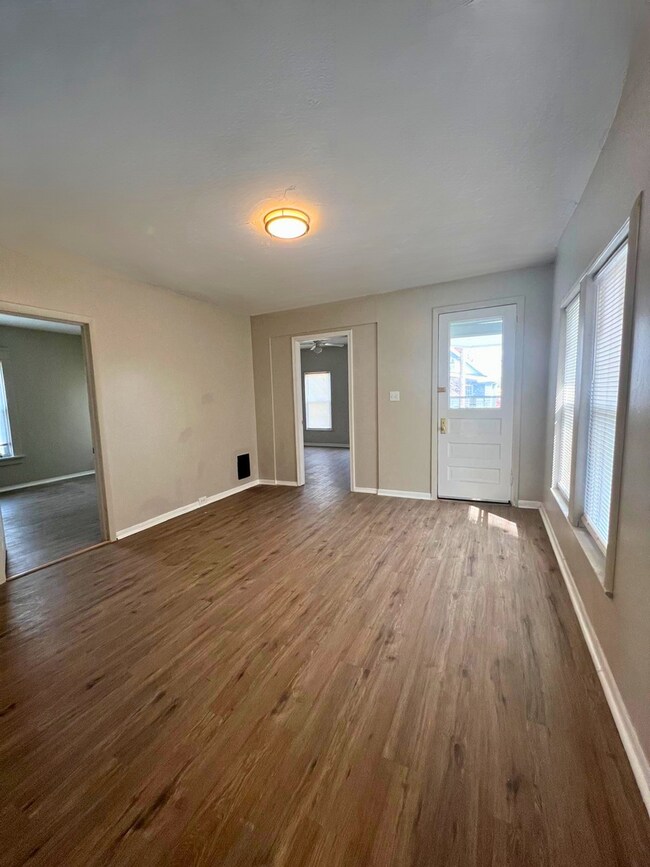 Building Photo - 836 E 156th St