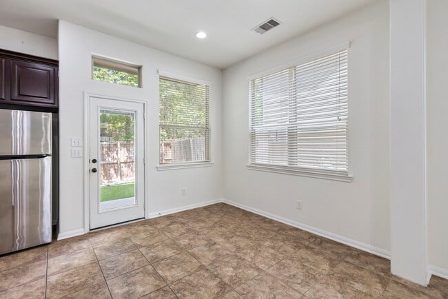 Backdoor - 14 Cheswood Manor Dr