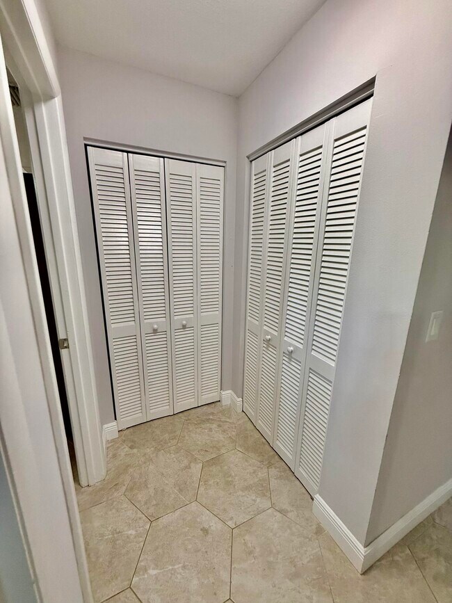 Building Photo - 916 Savannas Point Dr