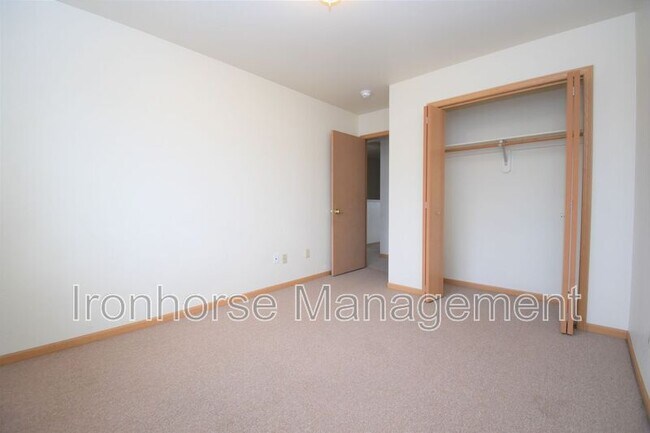 Building Photo - 2471 Wheeler Dr