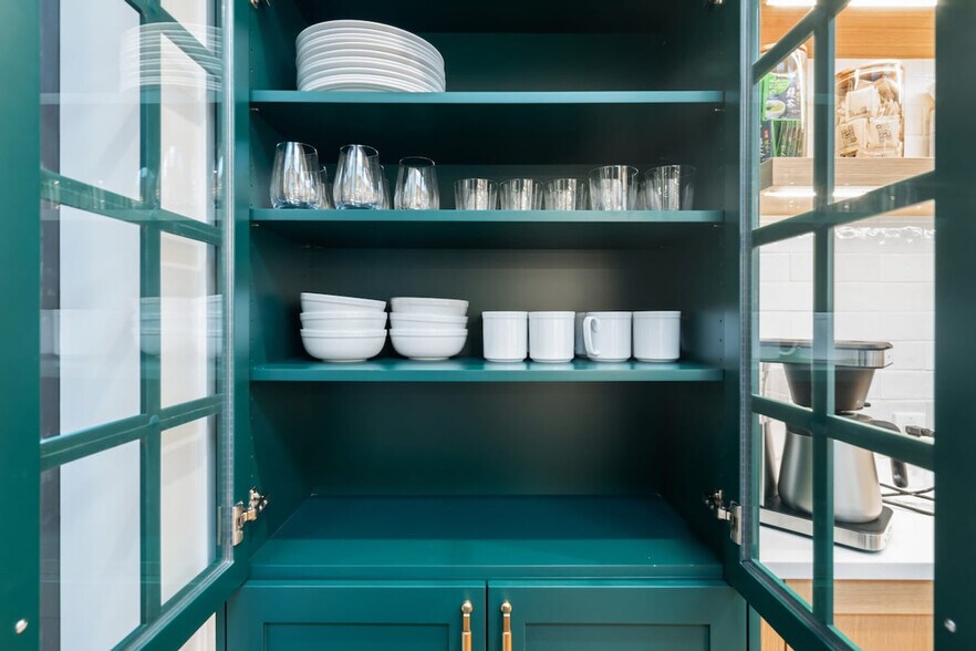 Building Photo - 2457 4th Ave W