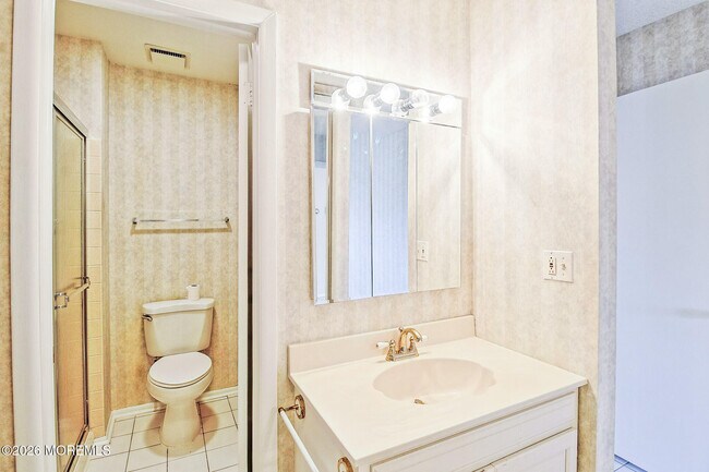 Building Photo - 332B Quinton Dr