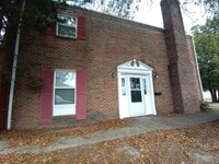 Building Photo - Three bedroom two and one half bath end unit townhome