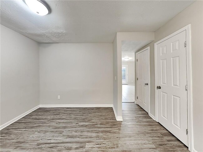 Building Photo - 1829 Whitehall Forest Ct SE