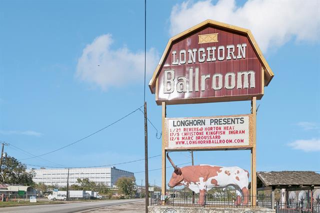 Building Photo - 2016 S Ervay St