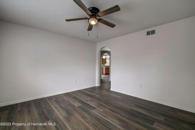 Building Photo - 6322 Grapewood Rd