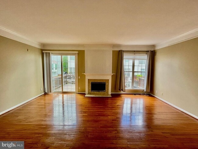 Building Photo - 7504 Lamoyne Ct