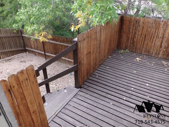 Building Photo - Charming Townhome in Pueblo West – Comfortable & Convenient Living $1300/$1300