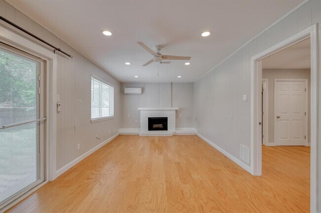 Building Photo - 8202 Polar Dr