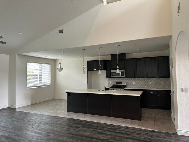 Building Photo - Just reduced! Beautiful home in templeton