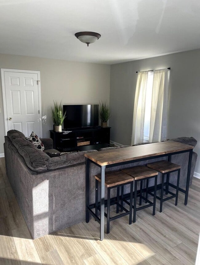 Building Photo - 227 Stephens Rd