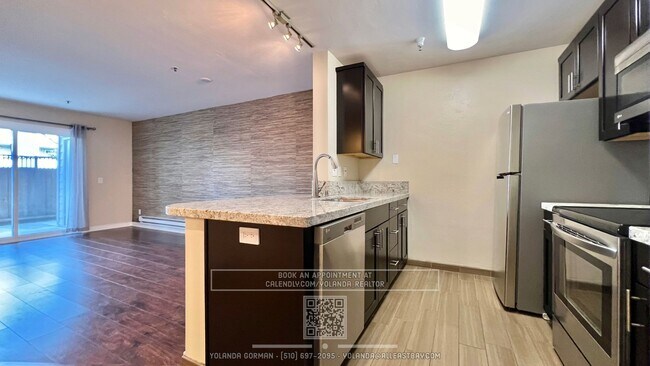 Building Photo - Sweet and Spacious studio with resort styl...