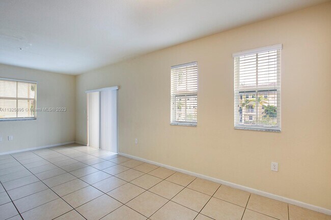 Building Photo - 8760 NW 97th Ave