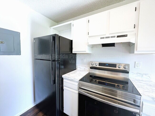 Building Photo - 2608 Grassy Point Dr