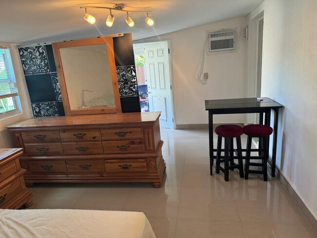 Building Photo - 1621 N 71st Ave