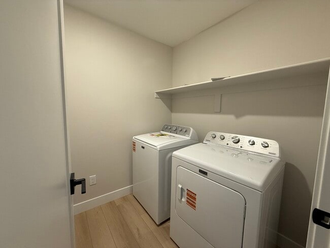 Building Photo - 2351 N Paradise Flt Ln