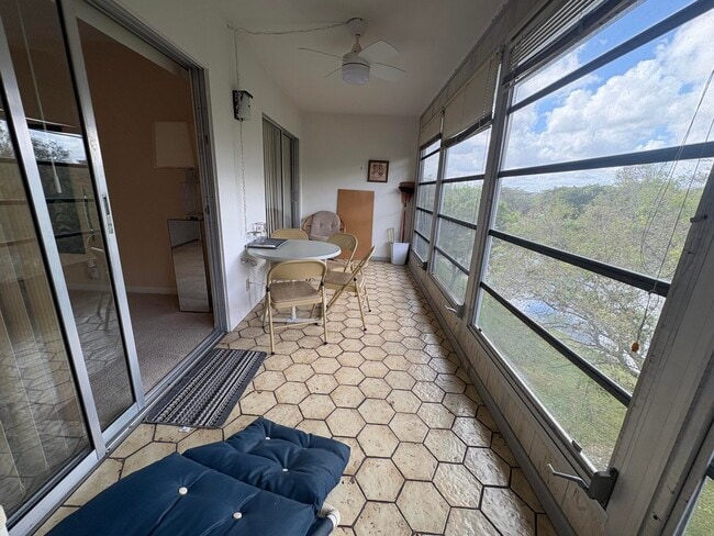 Building Photo - 2202 Lucaya Bend