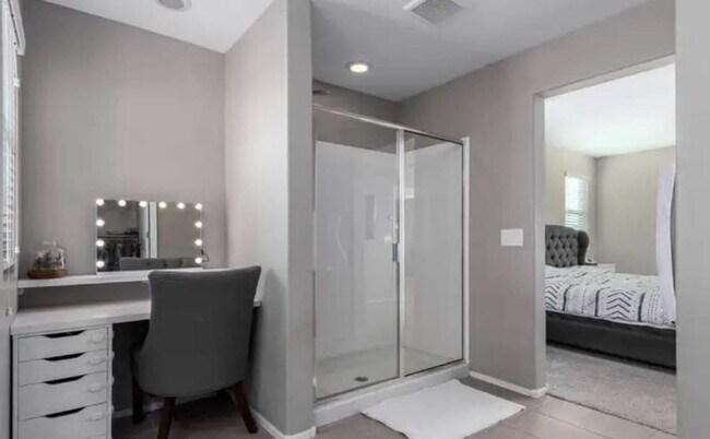 Master bd Shower - 4391 W Federal Way