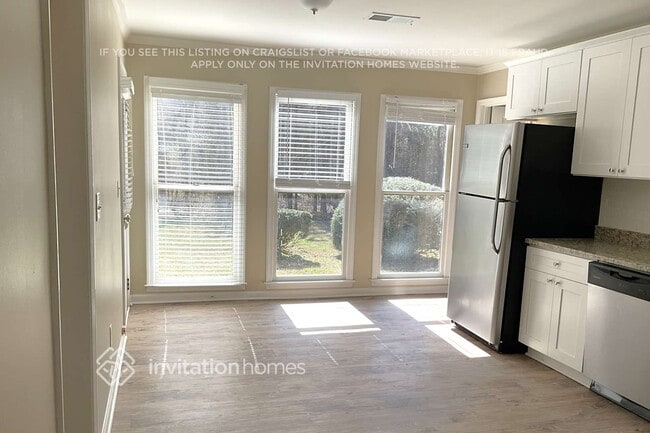 Building Photo - 865 Trailside Ln SW
