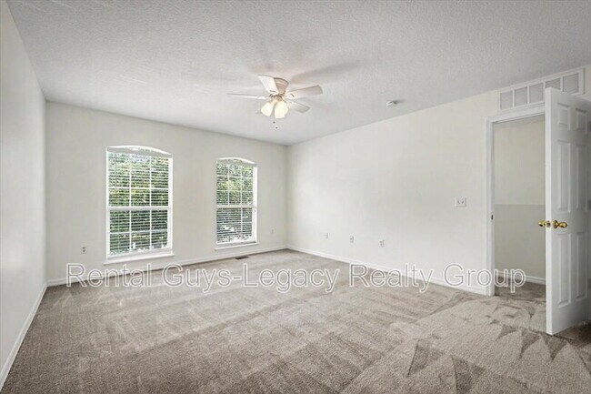 Building Photo - 7414 Palm Hills Dr