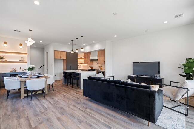 Building Photo - 4218 Nichols St