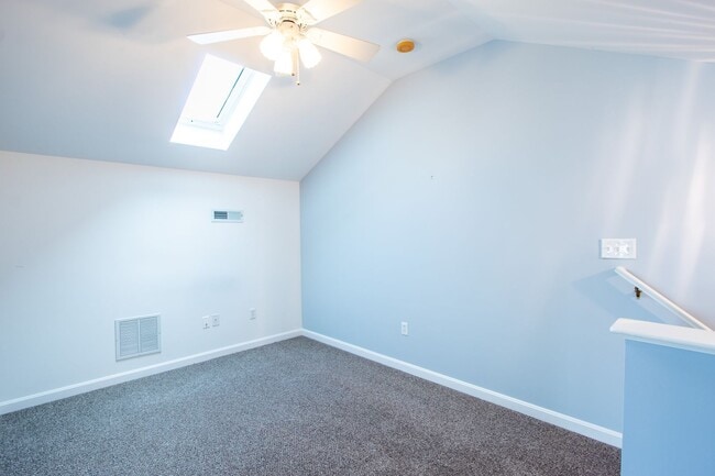 Building Photo - For Rent – Beautifully Updated Townhome in Gull Point a Waterfront Community