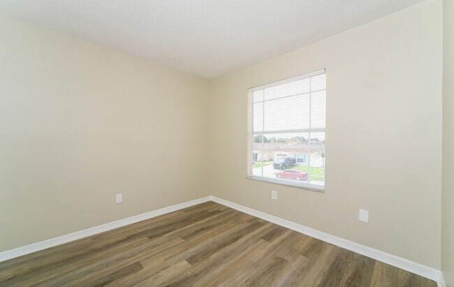 Building Photo - 2337 Cordova Ct