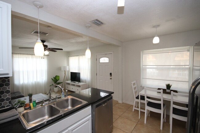 Building Photo - Incredible, completely remodeled FURNISHED...