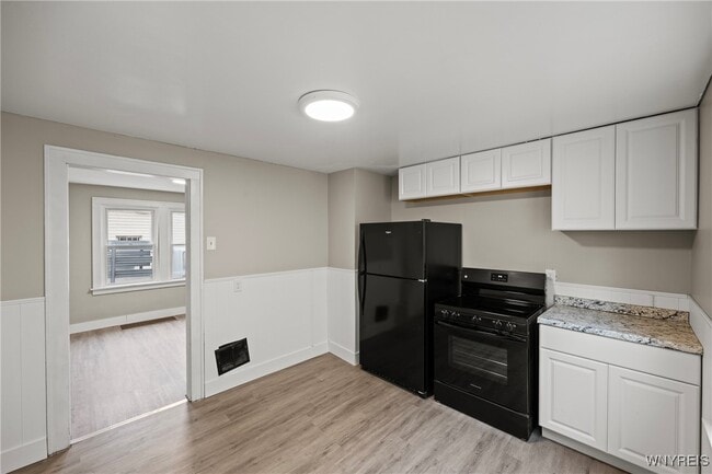 Building Photo - 2615 Genesee St