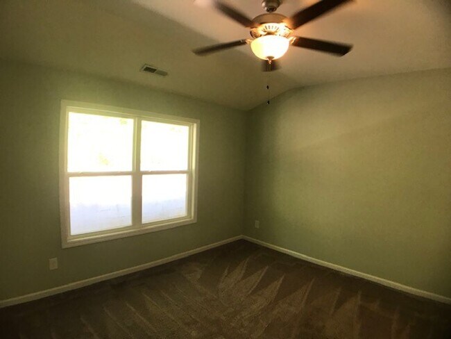 Building Photo - Contemporary Duplex in Prime Downtown Cary...