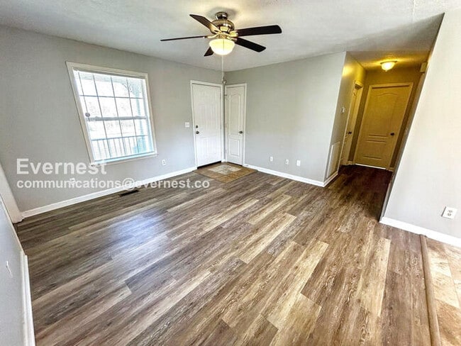 Building Photo - Limited Time Special Offer! / Spacious 3 Bed, 2 Bath Home with Deck, Patio, and Attached Garage