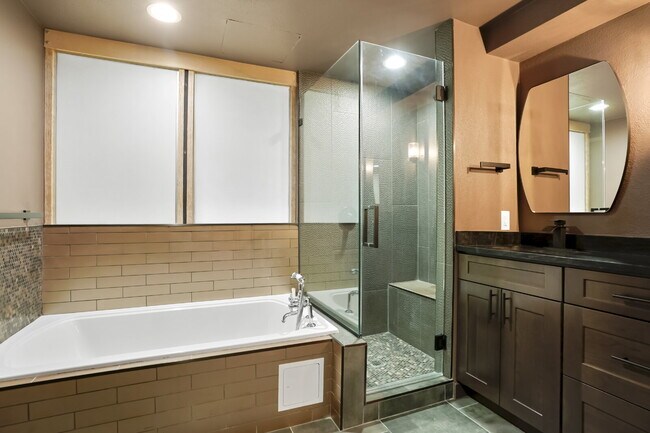 Building Photo - Large 2 Bedroom Loft in LoDo with Amazing ...