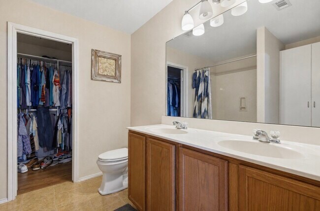 Building Photo - 11521 Autumn Ash Dr
