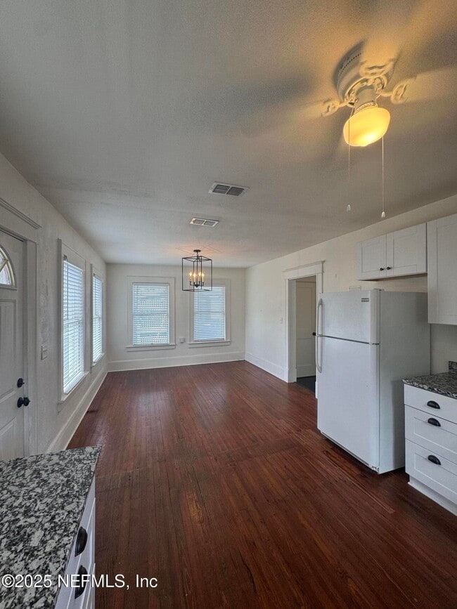 Building Photo - 2778 Herschel St