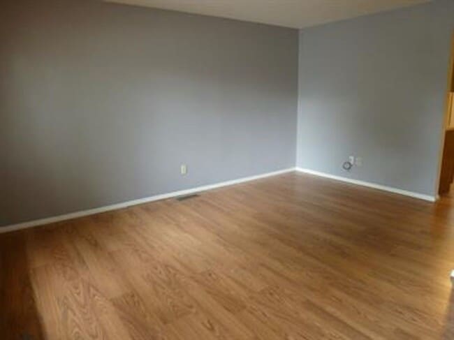 Building Photo - 2127 Ivy Ct