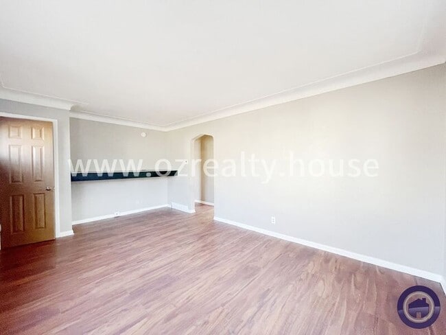 Building Photo - 811 Annabelle Dr