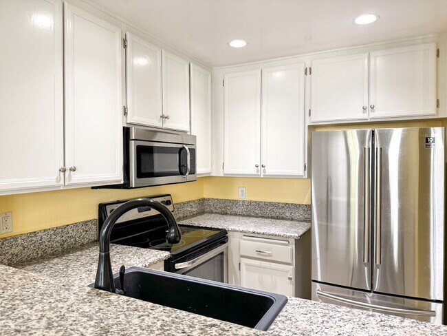 Building Photo - 2236 River Run Dr