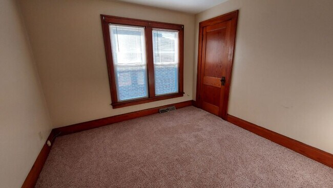 Building Photo - 98 W 8th Ave