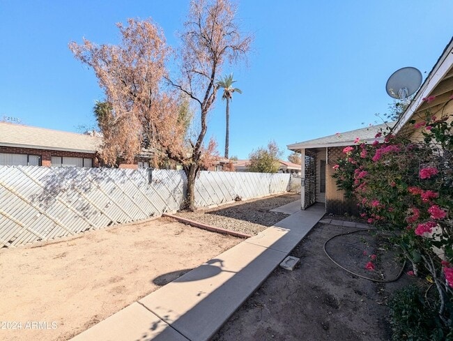 Building Photo - 1314 W Whitton Ave