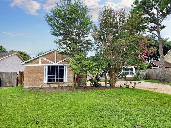 Building Photo - 22619 Deville Dr