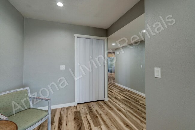 Building Photo - FURNISHED RENOVATED HOME