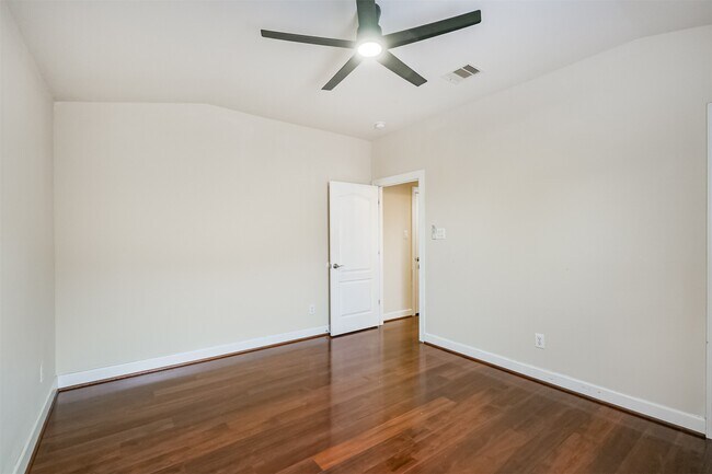 Building Photo - 25923 Celtic Terrace Dr