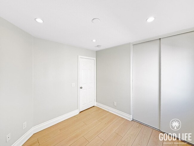 Building Photo - Beautiful 3-Bed Home w/ Vaulted Ceilings, Stainless Appliances, Private Backyard & 2-Car Garage