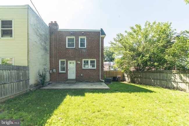 Building Photo - 817 Colwell Rd