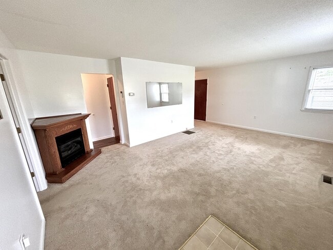 Building Photo - 1405 Webb Ridge Rd